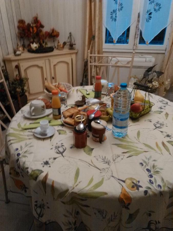 Chambre Chez L'Habitant Ambares-et-Lagrave Eksteriør billede